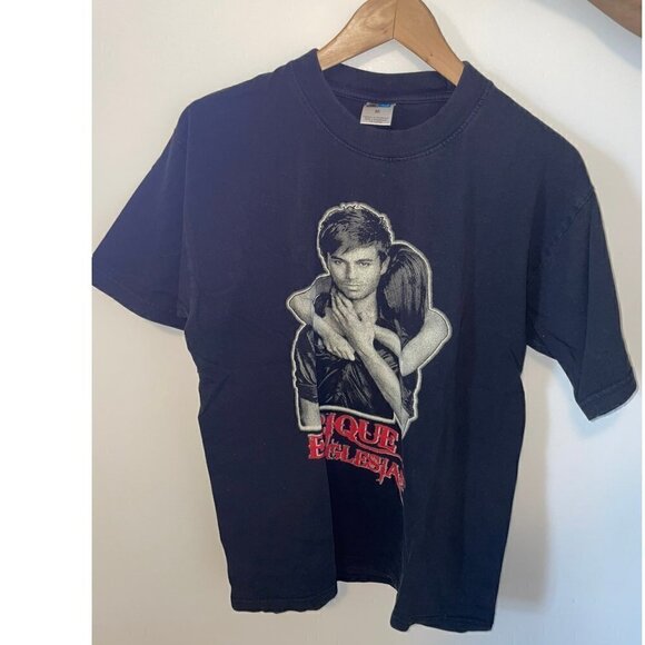 Ad Men's Black Graphic Print T-Shirt Enrique Iglesias concert tour - Picture 1 of 3